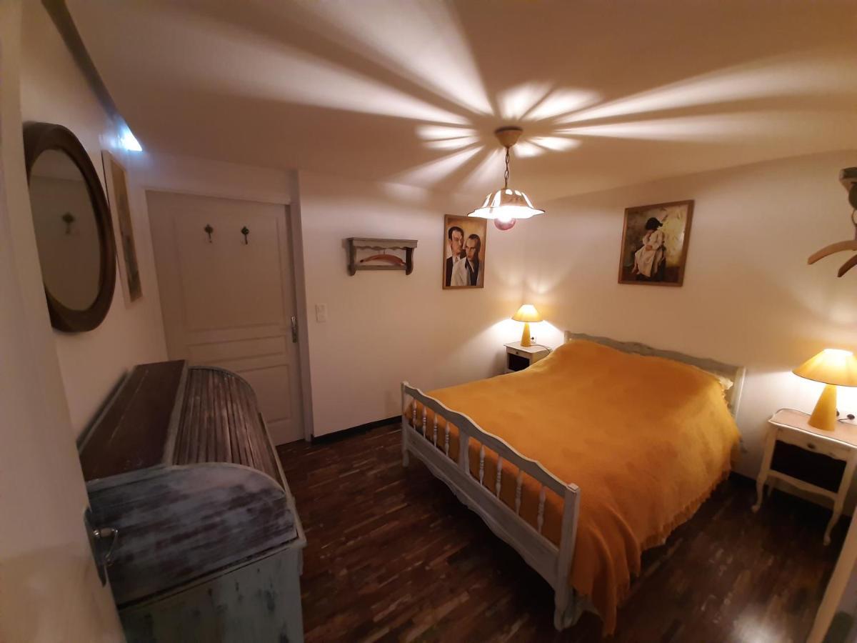 Les Chambres Chouettes Вильфранш-де-Конфлан Экстерьер фото
