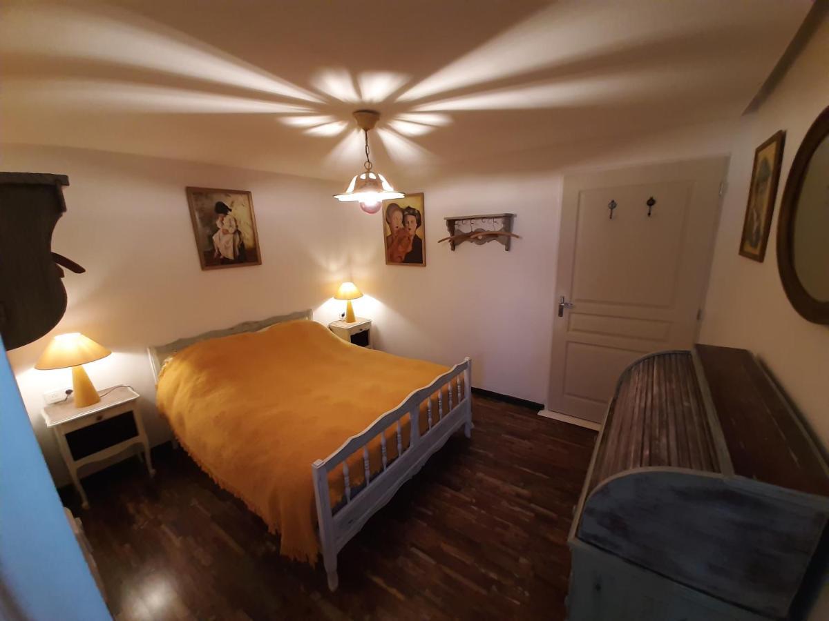 Les Chambres Chouettes Вильфранш-де-Конфлан Экстерьер фото
